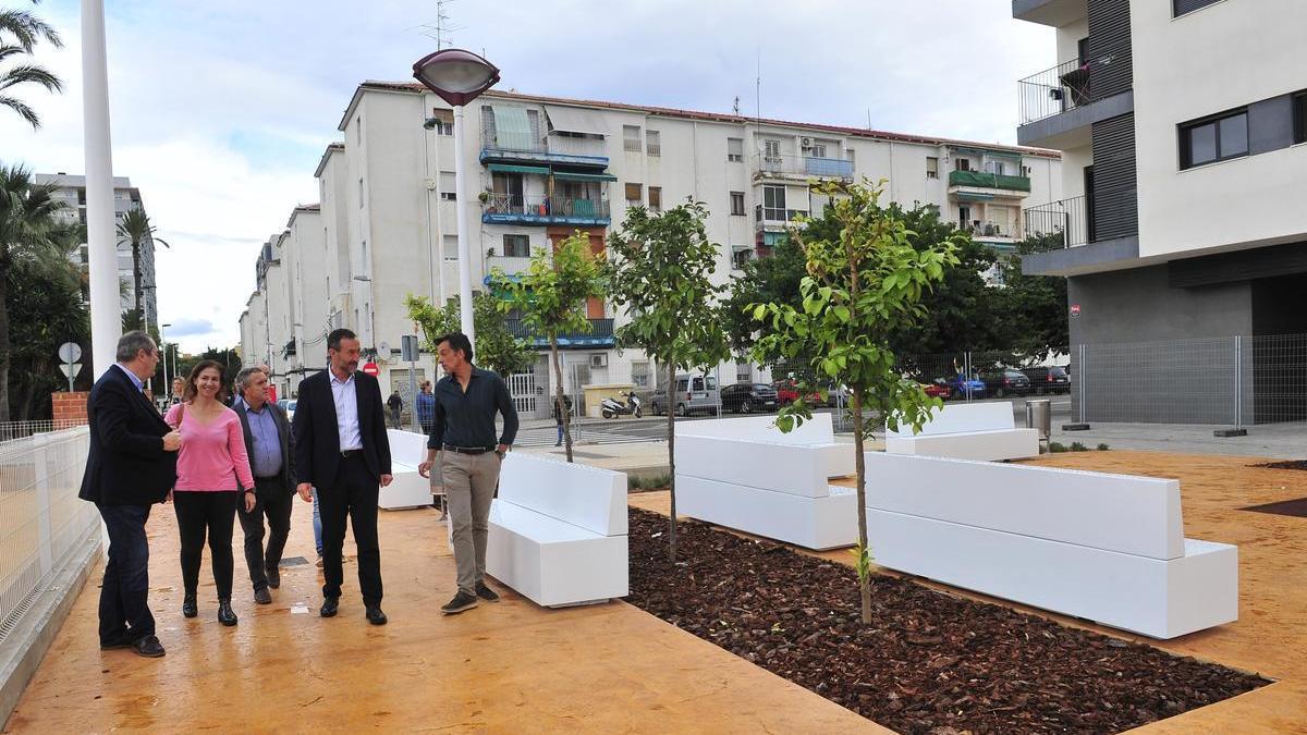 Visita municipal al nuevo jardín de San Antón