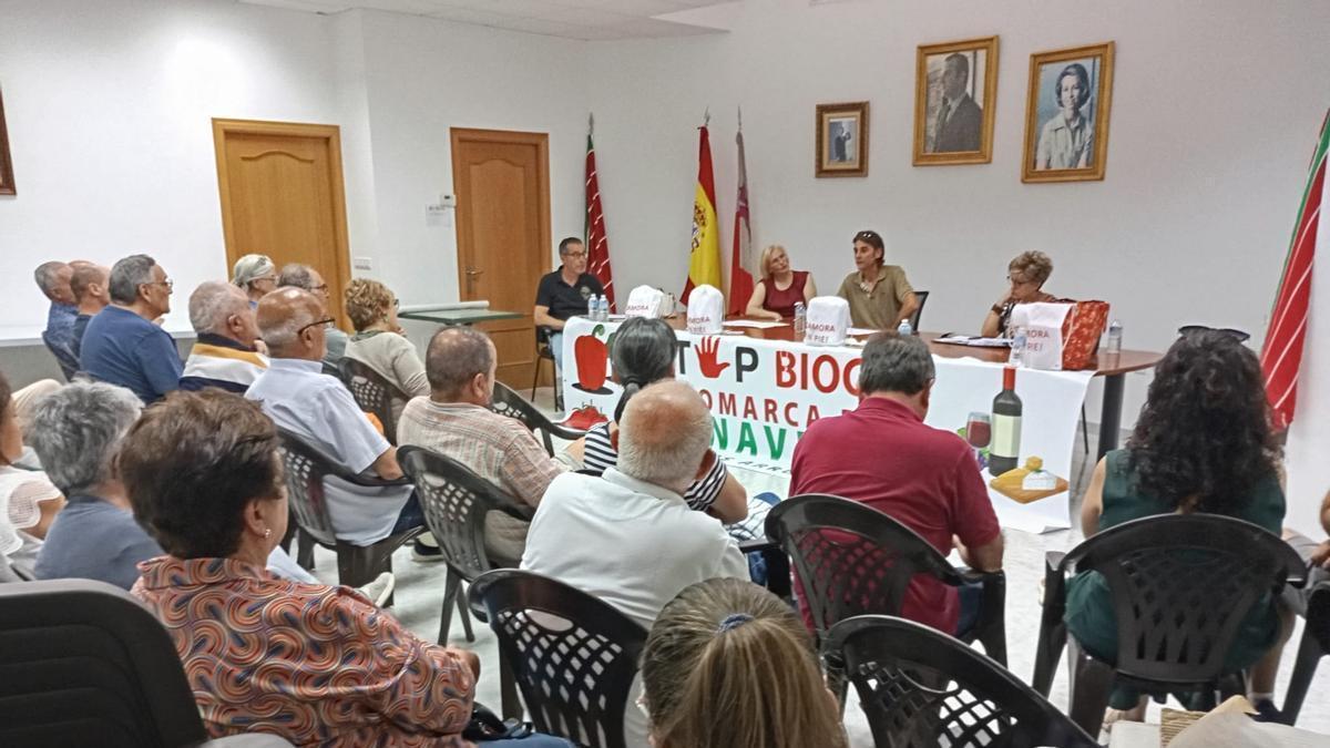 Charla en Villanueva de Azoague.