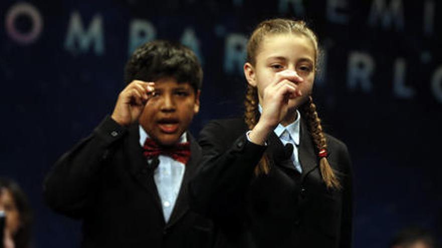 Dos nens Canten el tercer premi de la rifa de Nadal, el 06914