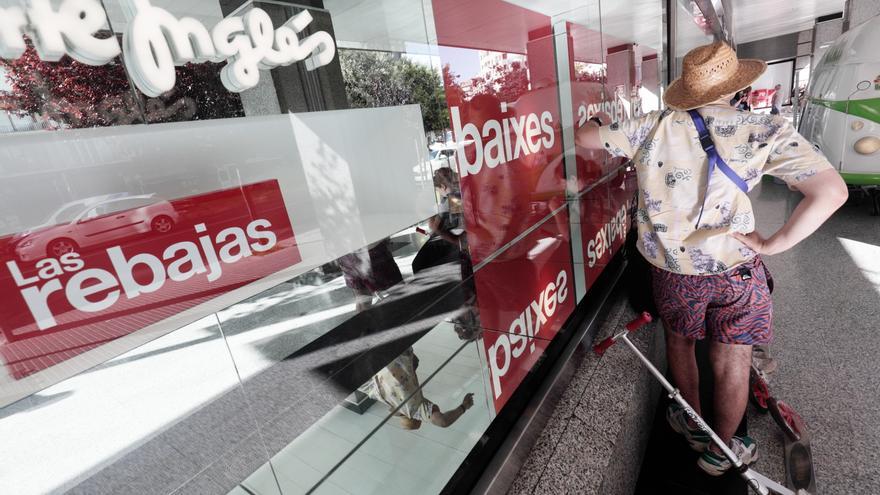 El gran comercio de Mallorca  iniciará las rebajas el día 22 y el pequeño pide esperar al 1 de julio