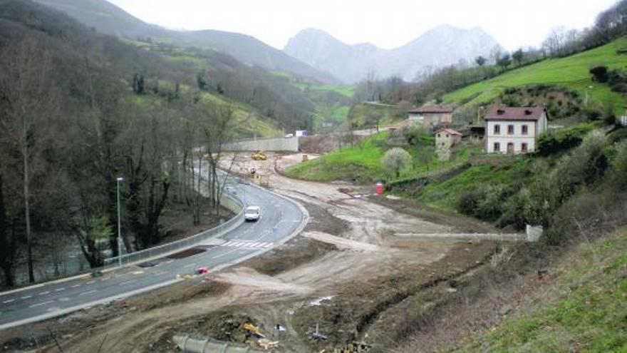 Las obras para la construcción del polígono industrial de Quirós.