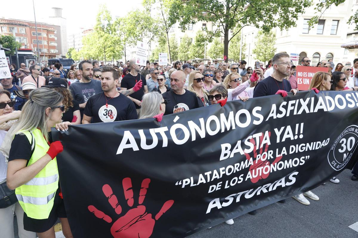 La protesta de los autónomos en Gijón, en imágenes La protesta de los autónomos en Gijón, en imágenes