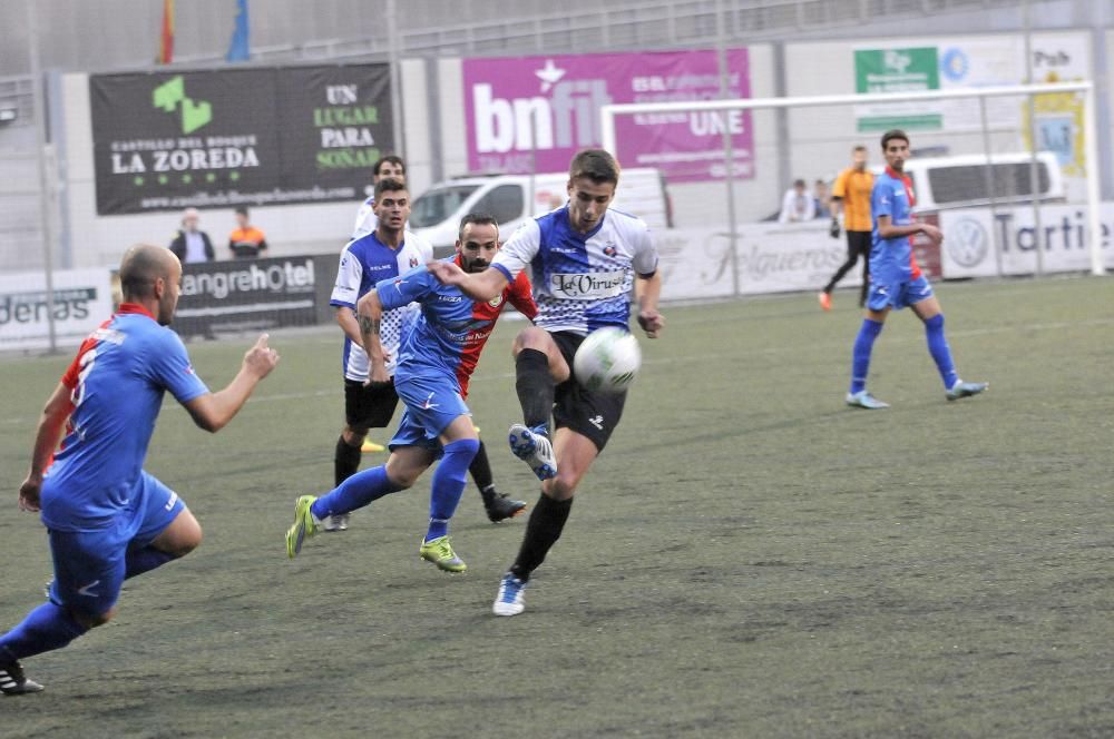 El partido entre el Langreo y el Tuilla, en imágenes