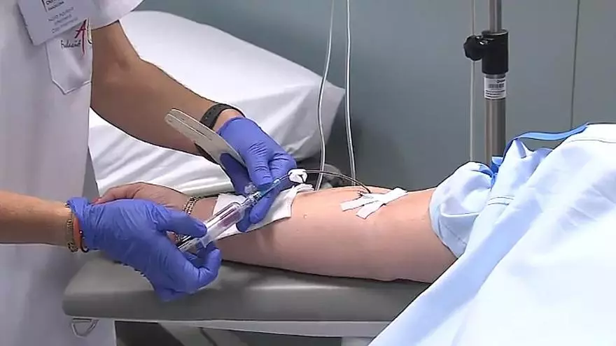 Un análisis de sangre para detectar el Alzheimer en personas con síntomas