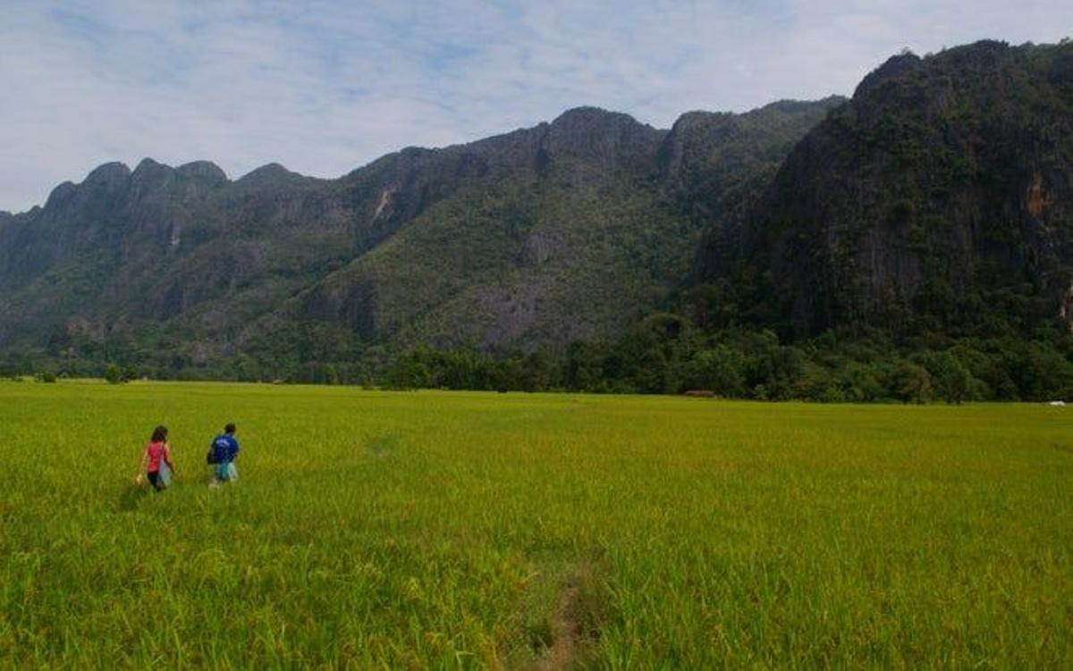 montañas kársticas conduce a la cueva de Kong Lo