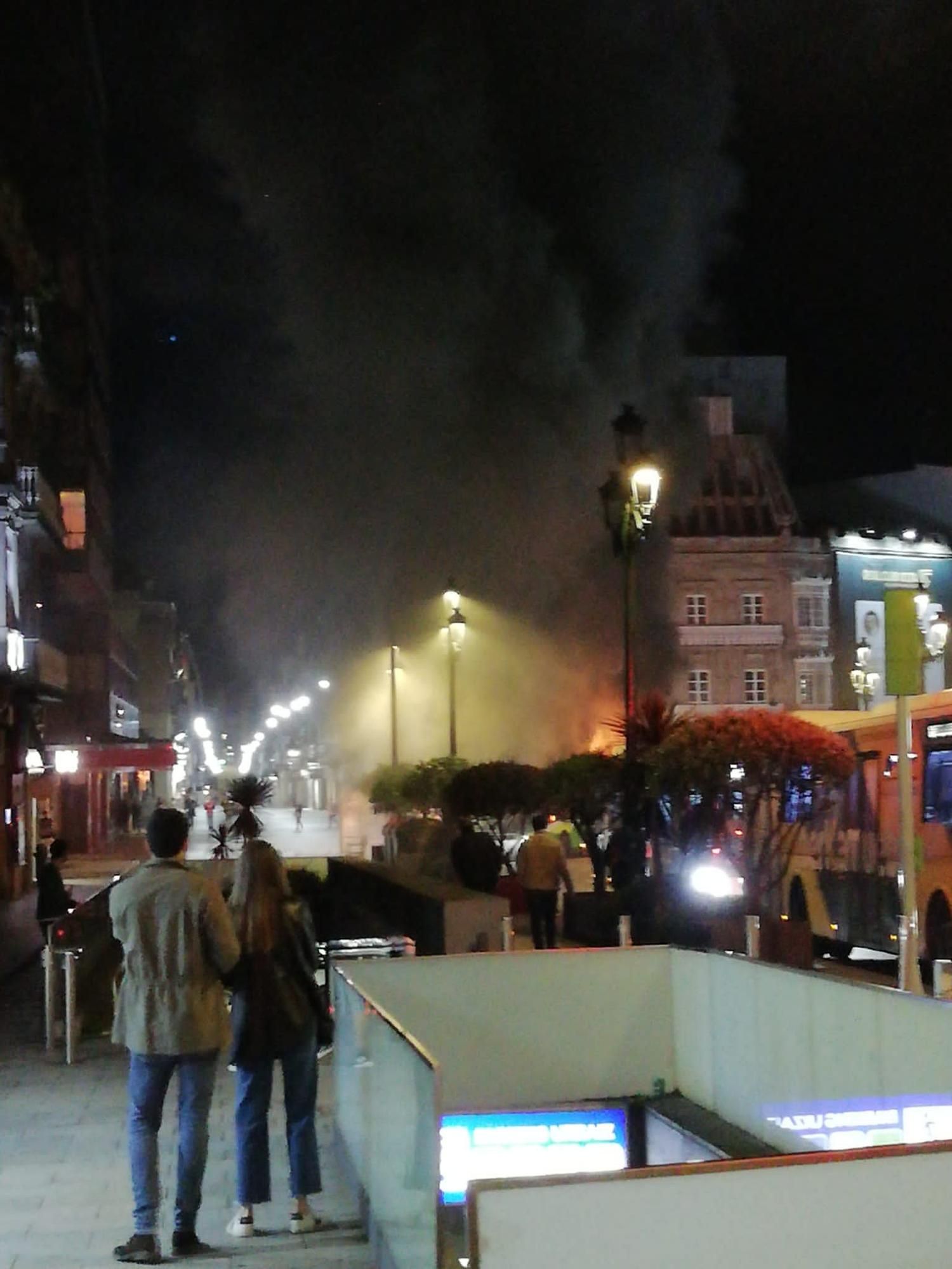 Incendio en un autobús en pleno centro de Vigo