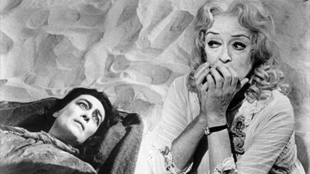 RELACIÓN TERRORÍFICA. Joan Crawfod y Bette Davis, en una escena de 'Qué fue de Baby Jane'.