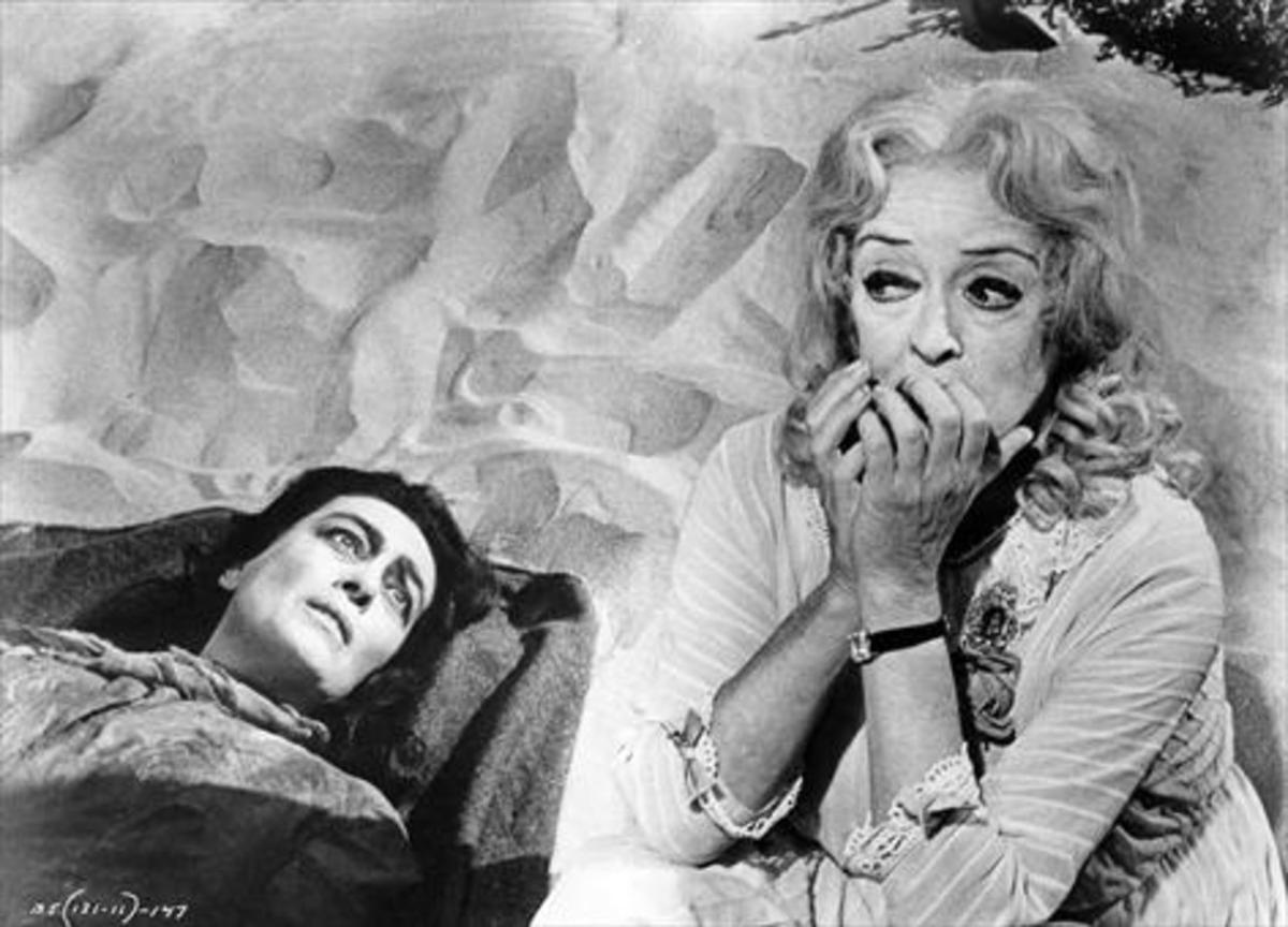 RELACIÓN TERRORÍFICA. Joan Crawfod y Bette Davis, en una escena de 'Qué fue de Baby Jane'.