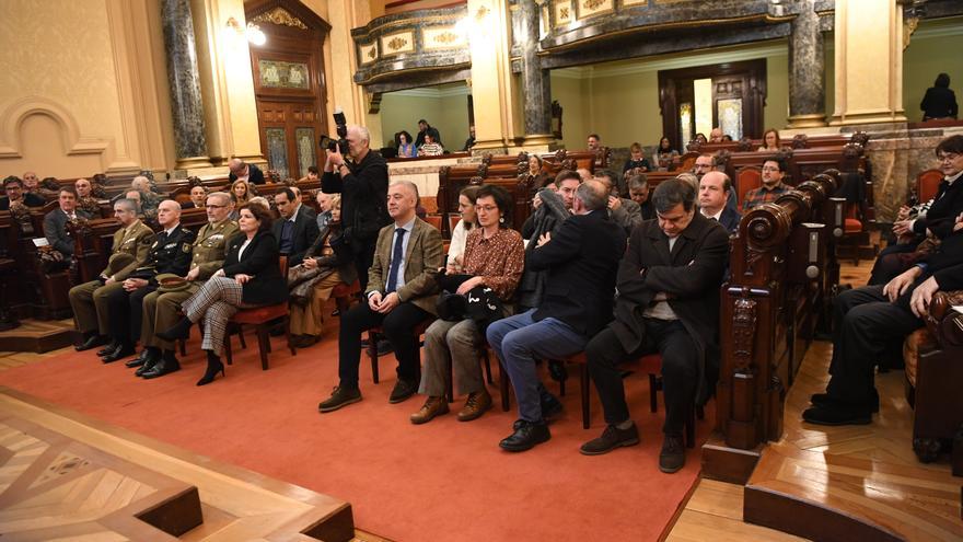 Homenaje a Manuel Murguía en el salón de plenos del Ayuntamiento