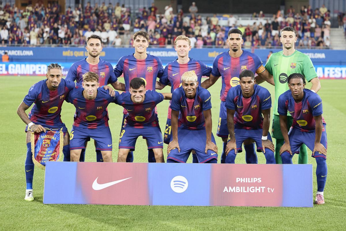 Alineación titular del Barça ante el Como 1907.