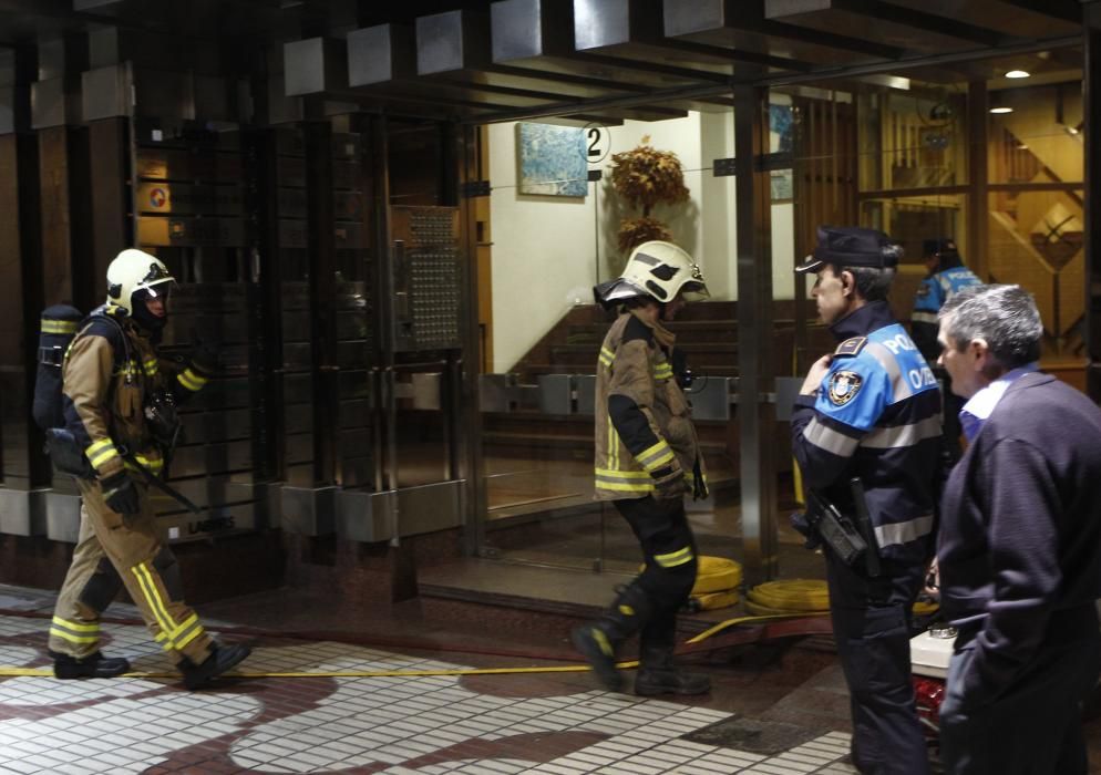 Incendio en la calle Nueve de Mayo de Oviedo