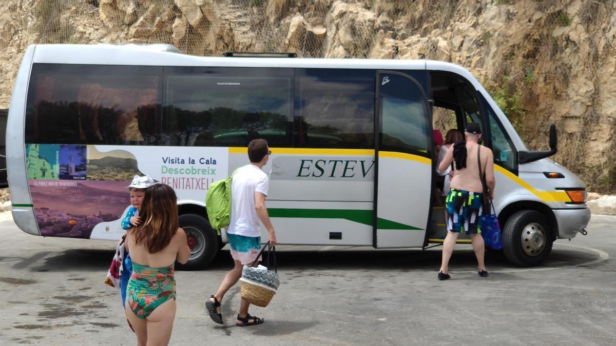 El autobús de la cala del Moraig