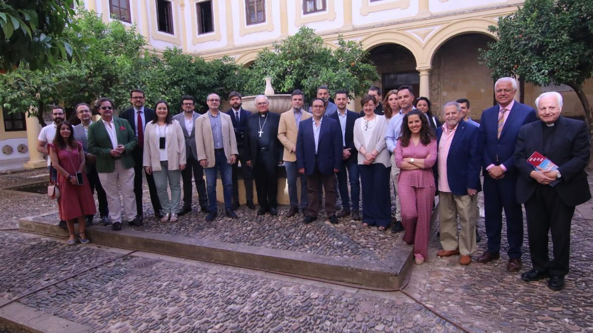 Asistentes a la recepción ofrecida por el obispo de Córdoba este jueves en el Palacio Episcopal.