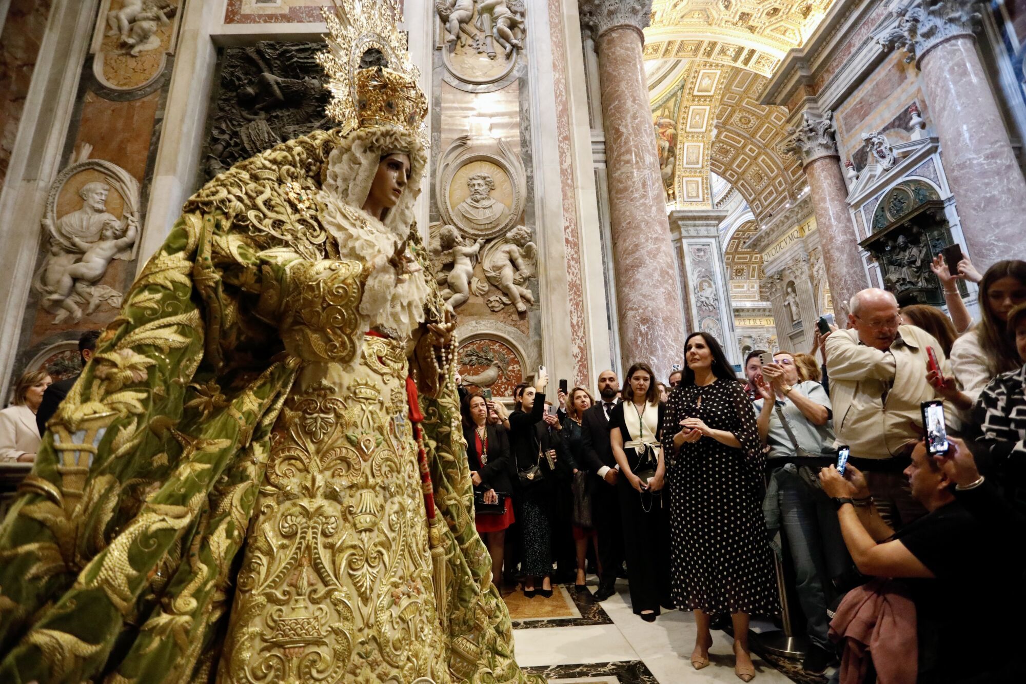 Fotos de la misa de las diócesis de la Esperanza y el Cachorro que abre el Jubileo de las Cofradías en Roma 