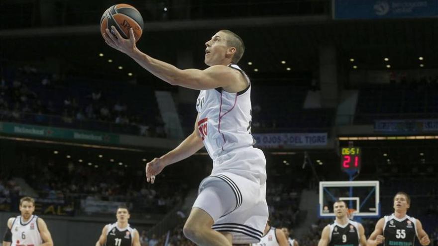 Jaycee Carroll festeja Halloween con 7 triples