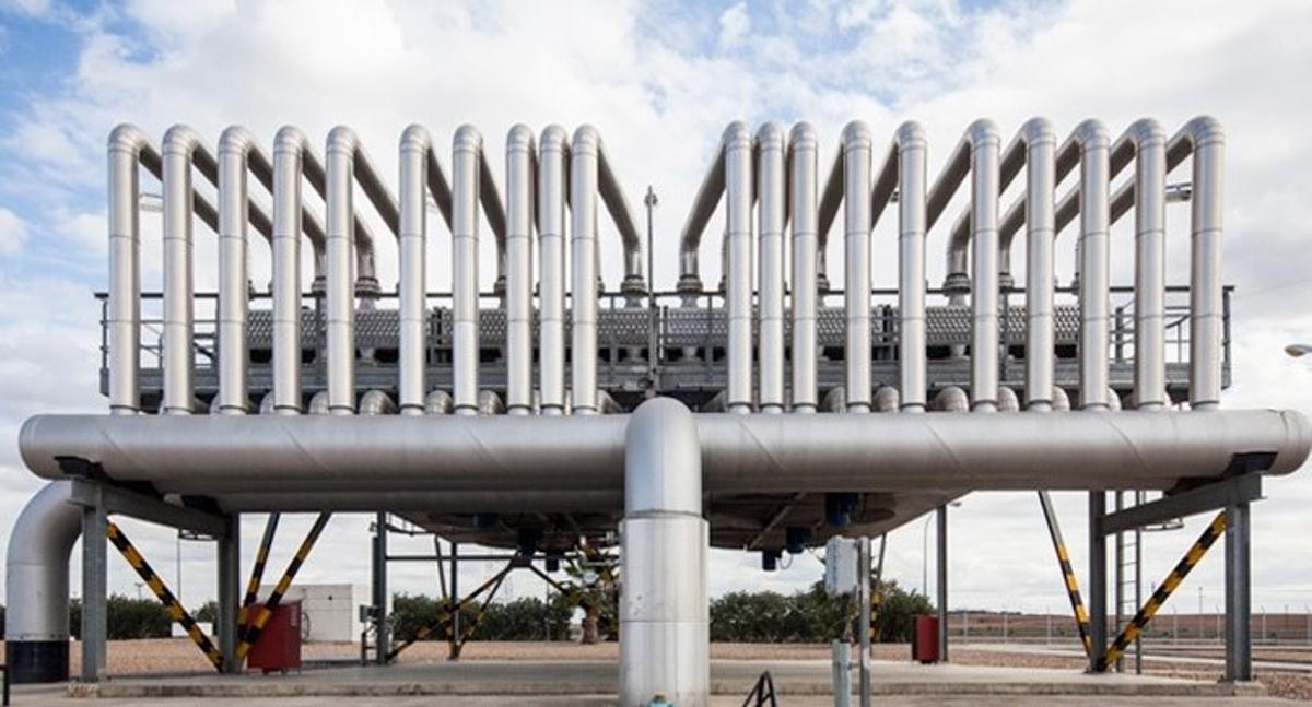 Estación de comprensión de la red de transporte de gas natural.