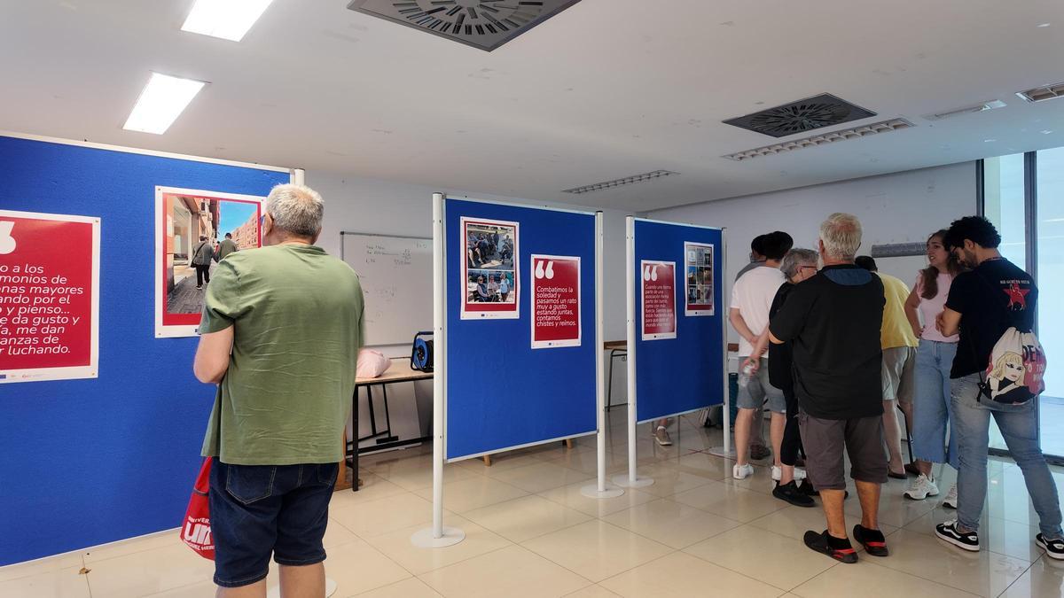 Exposición fotográfica inaugurada en el barrio de Carrús