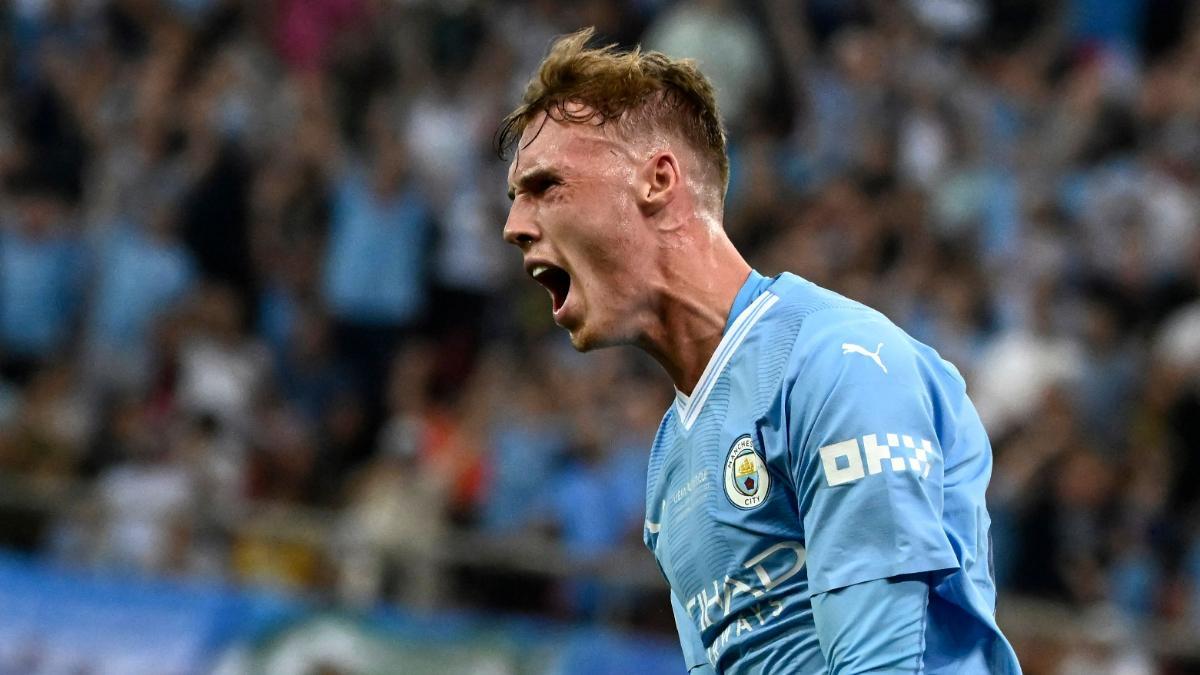 Cole Palmer celebra su gol en la final de la Supercopa