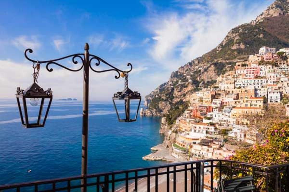 Vista de las colorida casas de Positano.