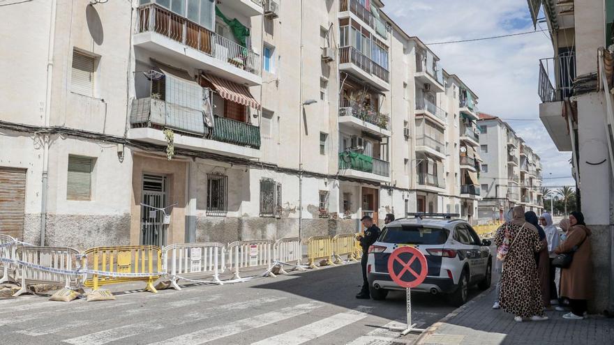El bloque desalojado en el barrio de San Antón, en una imagen de esta misma semana.