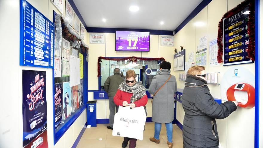 Las administraciones de Vilagarcía experimentan un repunte en la venta de Lotería de Reyes