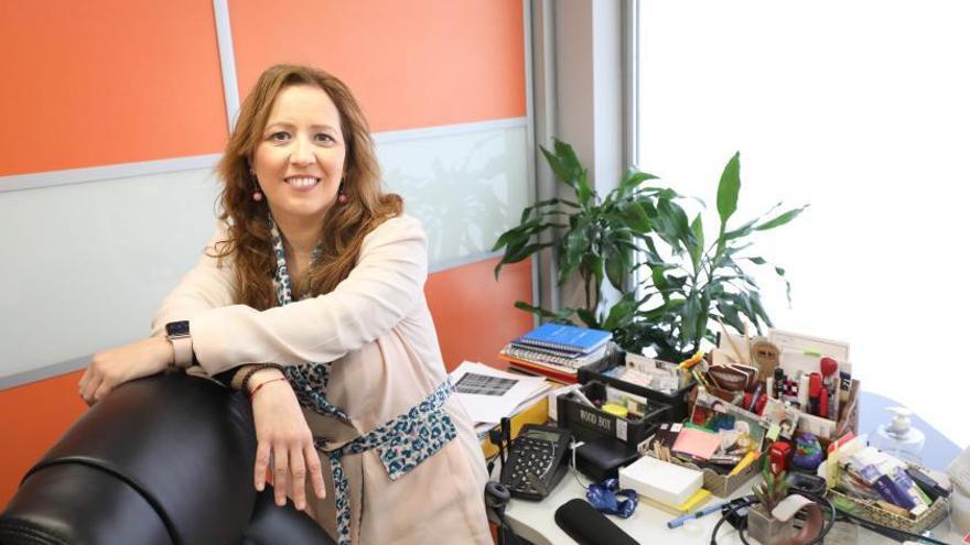 Nathalia Antas, consejera delegada de Zaragoza Servicios, en las oficinas de la empresa en La Almozara. | ÁNGEL DE CASTRO