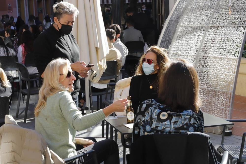 Algunos murcianos no perdonan su visita a la Plaza de las Flores para despedir el año