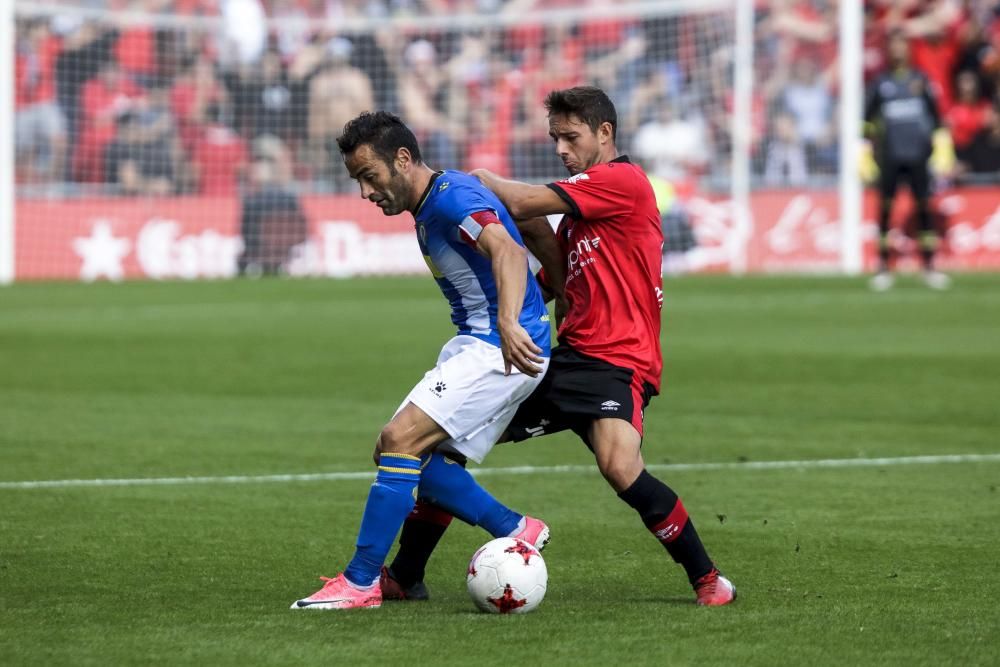 Un gol de Chechu Flores rescata un punto en Mallorca tras un penalti evitable concedido por Santamaria