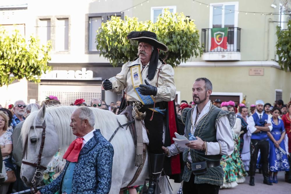 Reconquista y procesión en el cuarto día de las fiestas de Salinas