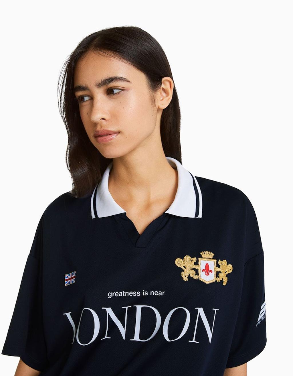 Camiseta futbolera de Bershka
