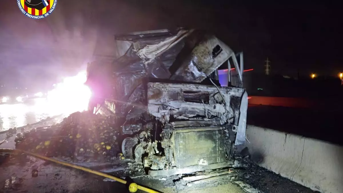 El accidente de ayer en la A-7 aún mantenía 10 kilómetros de atasco esta mañana
