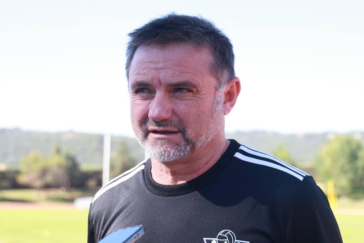 Julio Cobos, entrenador del Cacereño.