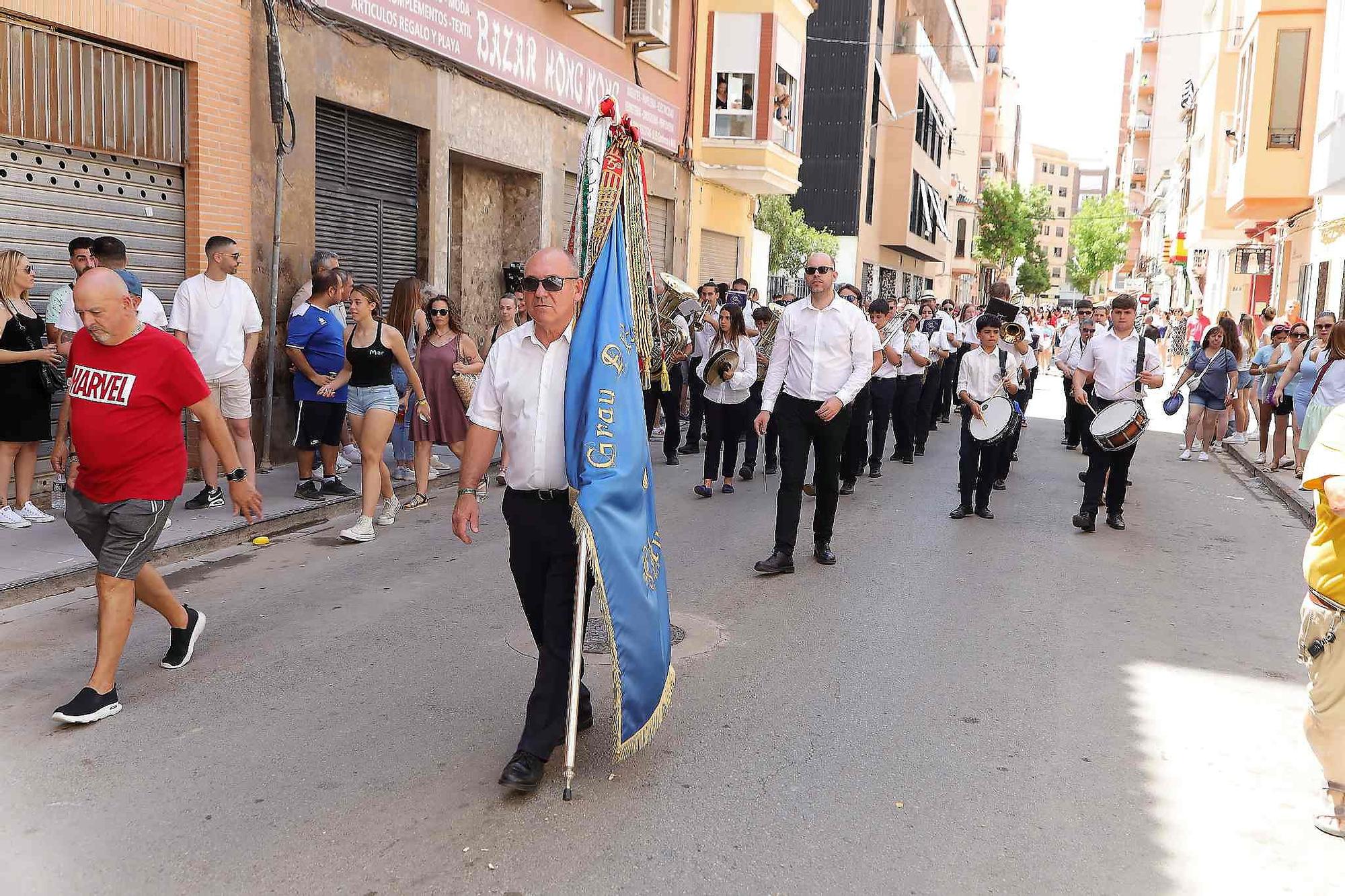 El Grau da inicio a las fiestas de Sant Pere con pólvora, bous y música