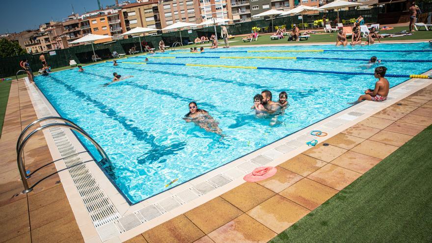 Manresa es mulla per l&#039;esclerosi múltiple amb una activitat a les piscines municipals