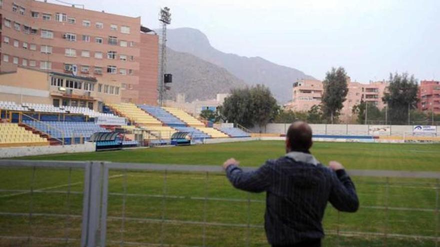 Una imagen de ayer del estadio de Los Arcos, de propiedad municipal.