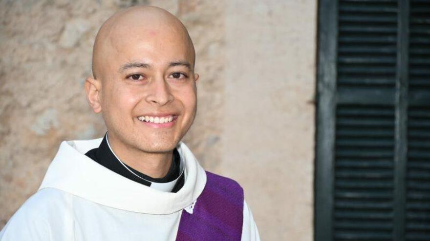De la cama de un hospital a ordenarse sacerdote en Mallorca: la historia de Andrés David Forero, tras un año marcado por el cáncer