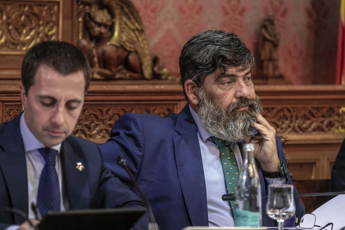 El presidente popular del Consell, Llorenç Galmés, junto al vicepresidente  de Vox, Pedro Bestard