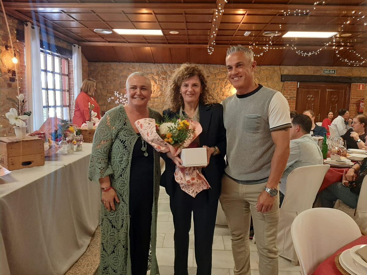 Llanera homenajea a los funcionarios por Santa Rita