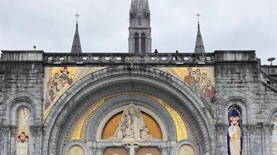 Lourdes acoge el fervor sacro de Deza