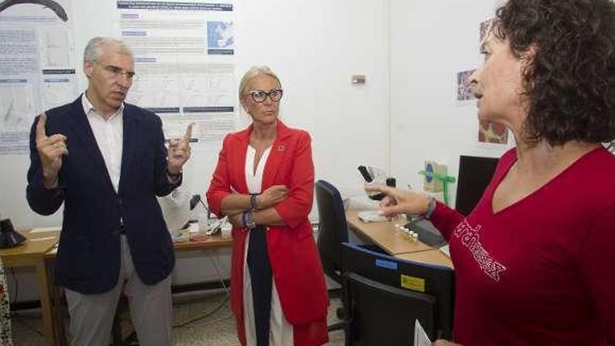 Francisco Conde y Corina Porro, ayer, en el Oceanográfico. // J. Lores