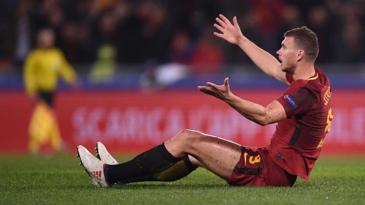 Dzeko, en un partido de la Roma