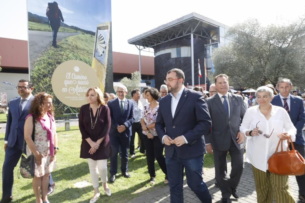 Visita institucional de Adrián Barbón en la FIDMA