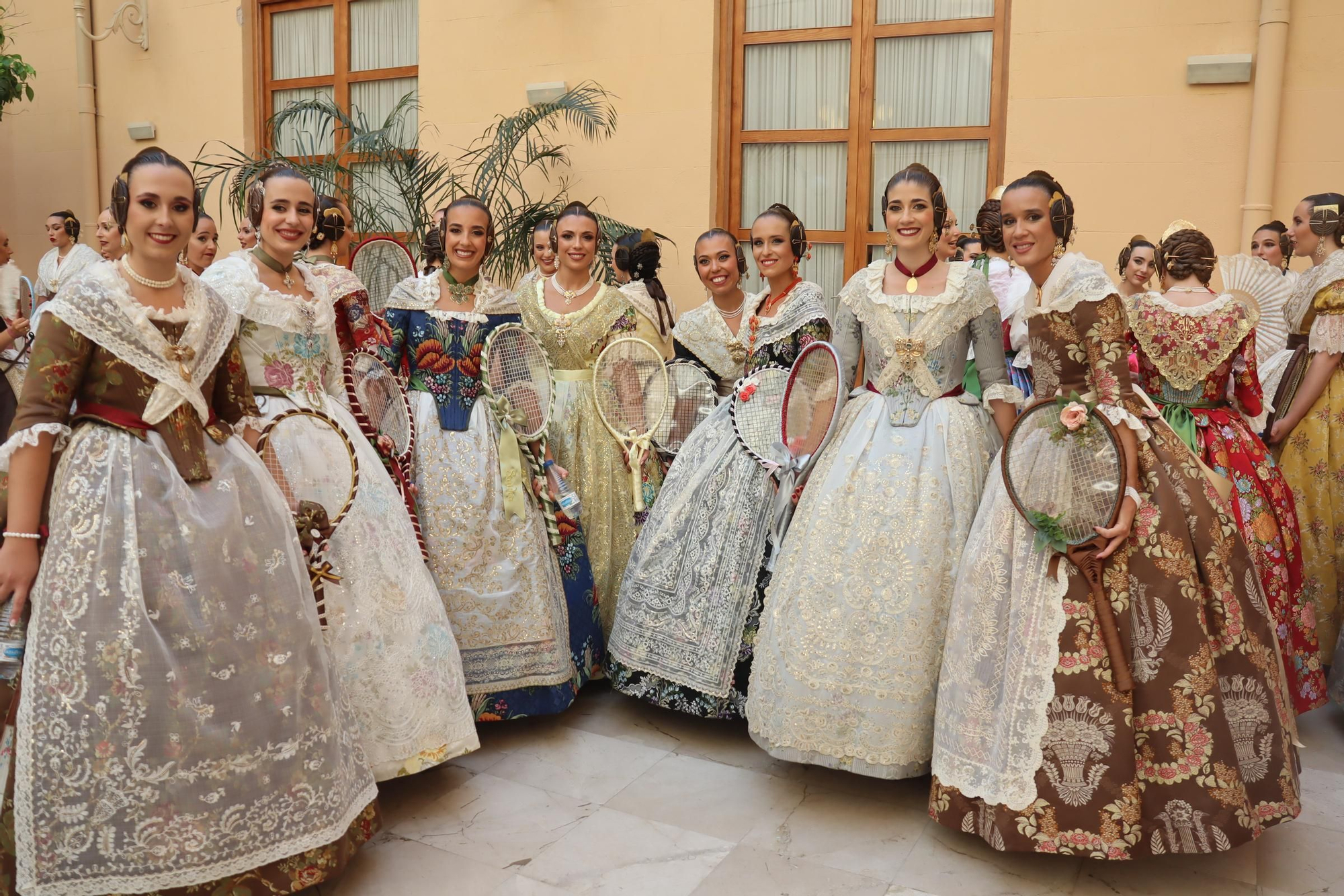 Las candidatas a Fallera Mayor de València 2026 se estrenan en la Batalla de Flores