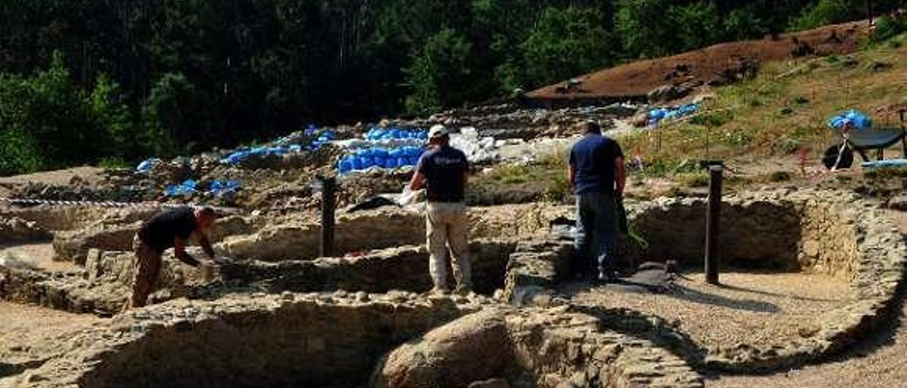 Trabajos arqueológicos en Monte do Castro (Ribadumia). // Iñaki Abella