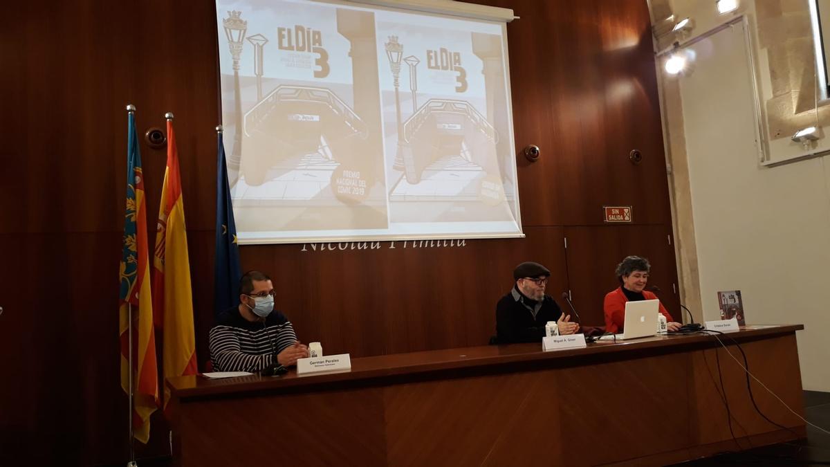 Giner y Durán en el encuentro de escritores de la biblioteca.