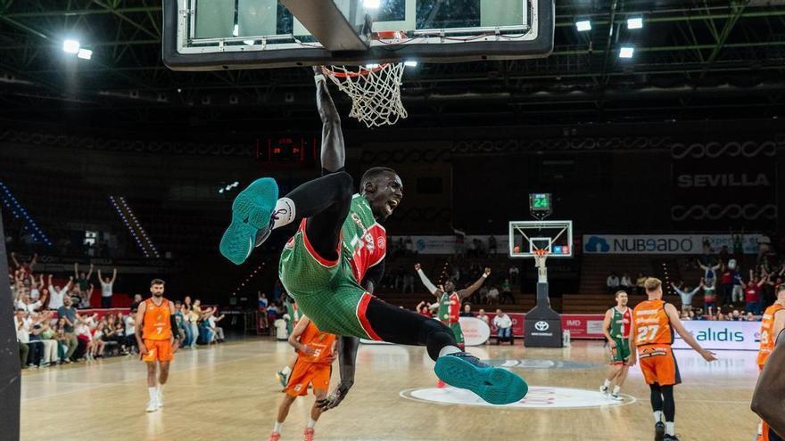 Lamin Dibba canvia el Caja 87 pel Bàsquet Sant Antoni