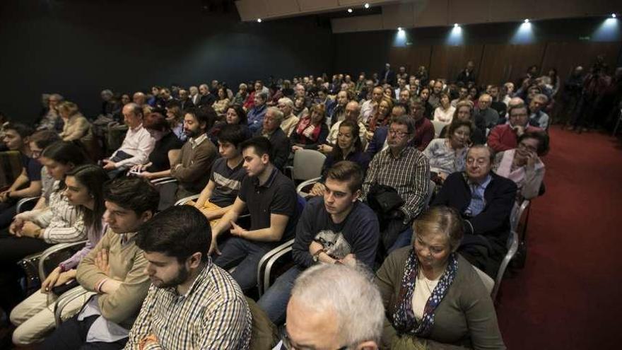 Asistentes a la presentación del libro de Garicano en el Club Prensa Asturiana.