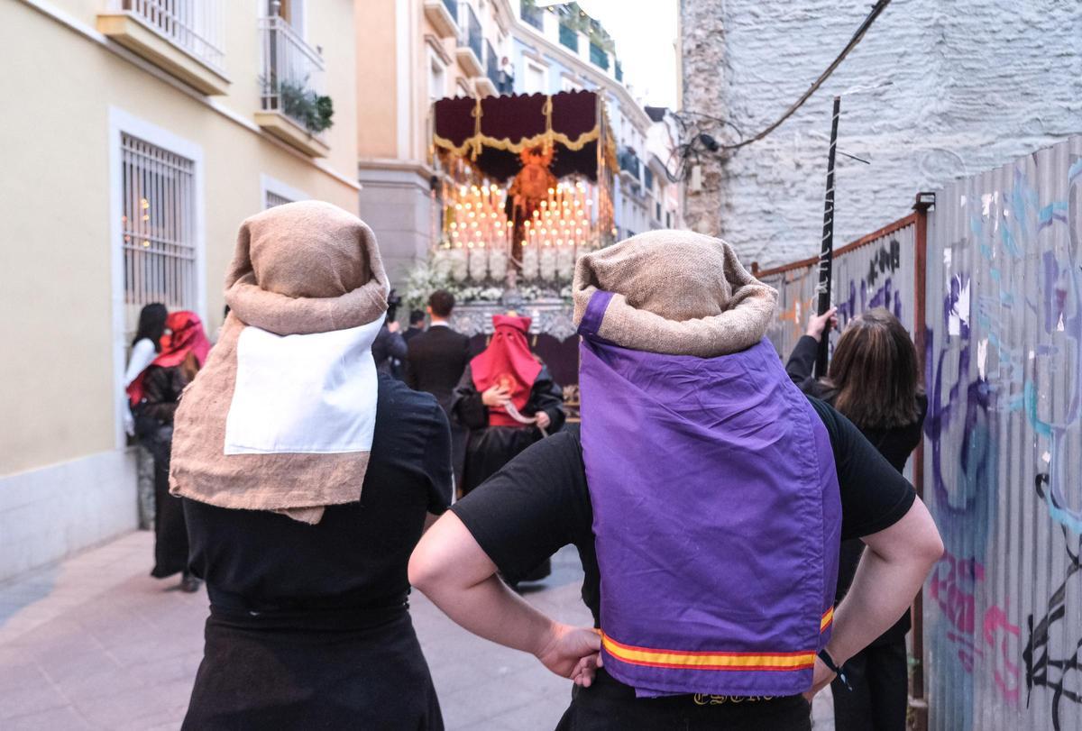 ELCHE. SEMANA SANTA 2024. PROCESIONES JUEVES SANTO. PROCESION DE COFRADIA DE SANTISIMA MARIA DE LA CARIDAD, EL RAVAL