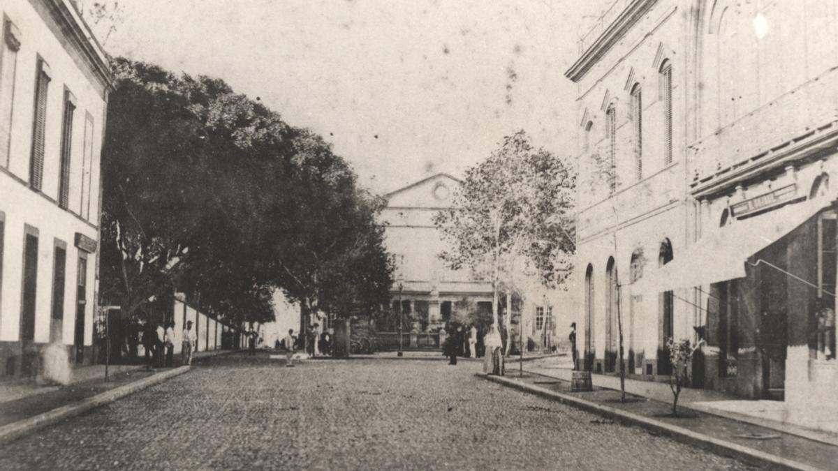 Fotografía antigua, sacada en 1890, de la calle Muro, en Las Palmas de Gran Canaria.