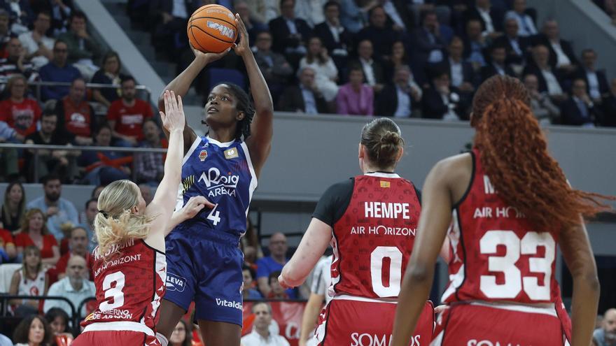 Fingall lanza a canasta